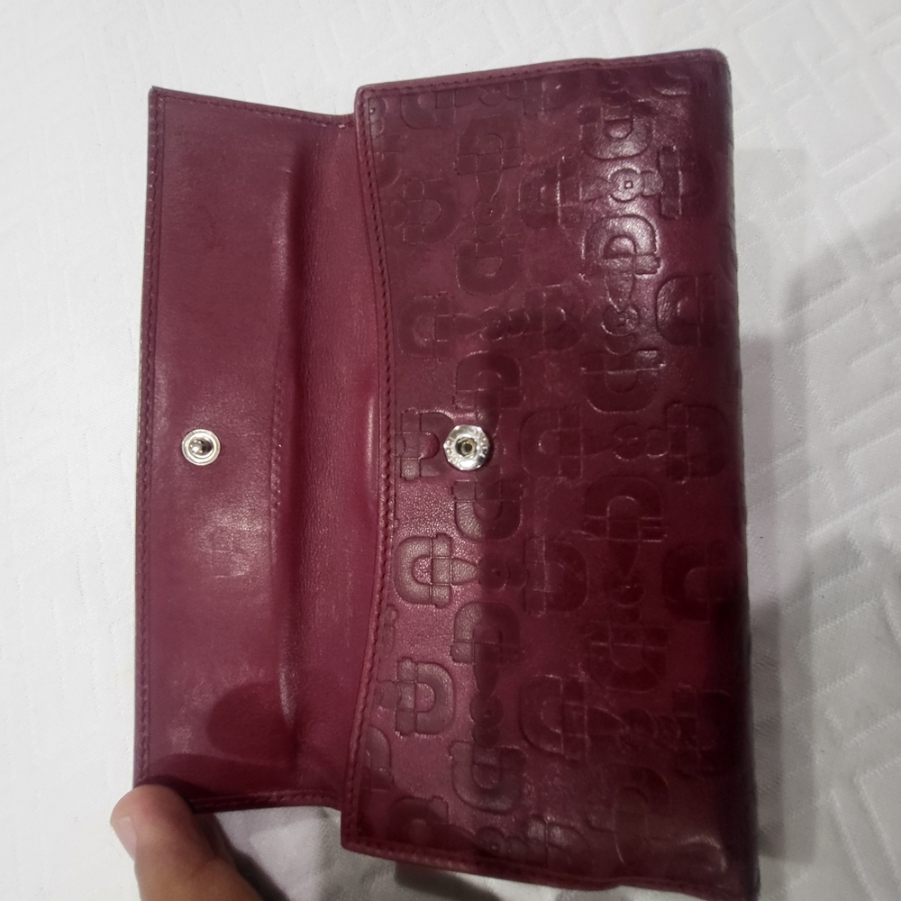 GUCCI DEBOSSED HORSE BIT BIFOLD WALLET LONG BURGANDY LEATHER w/COA. - Picture 4 of 12